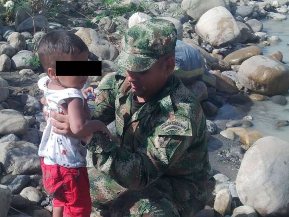 Rescatan bebé que quedó abandonado a orillas del río Táchira