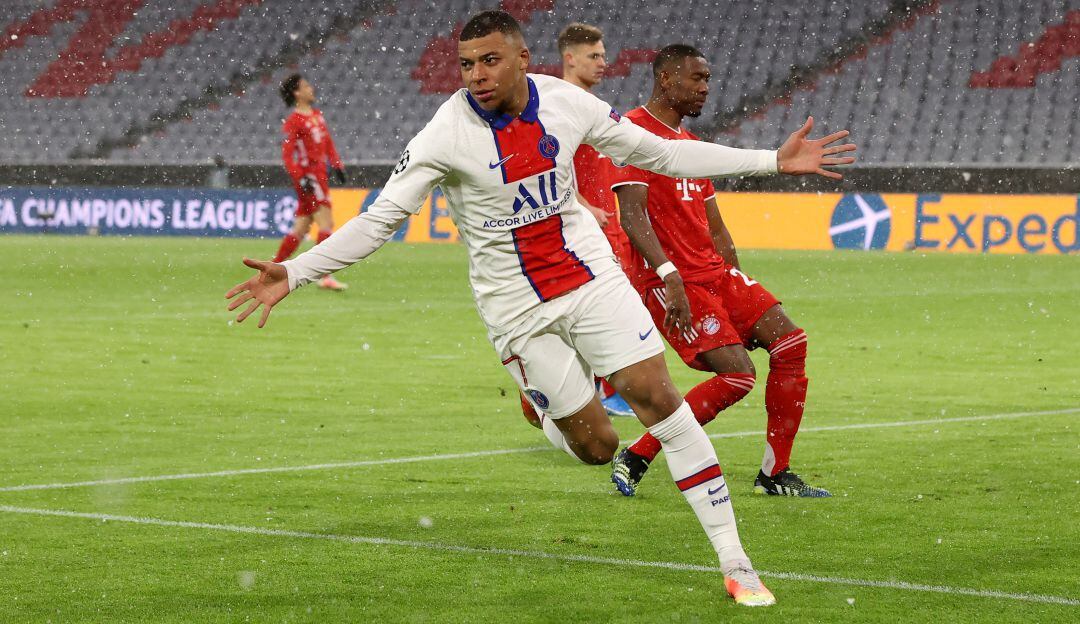 Kylian Mbappé celebrando el primero de sus dos goles contra el Bayern Múnich