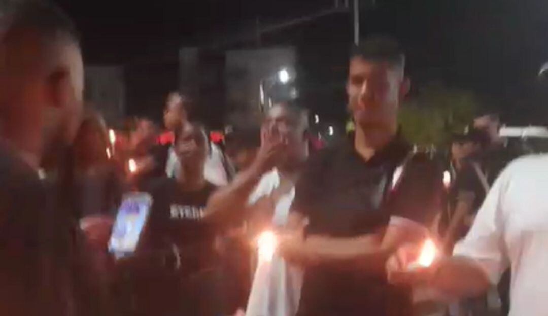 La manifestación se tomó la Transversal 54 a la altura del barrio Los Caracoles para pedirle a la administración reconsiderar el horario de cierre