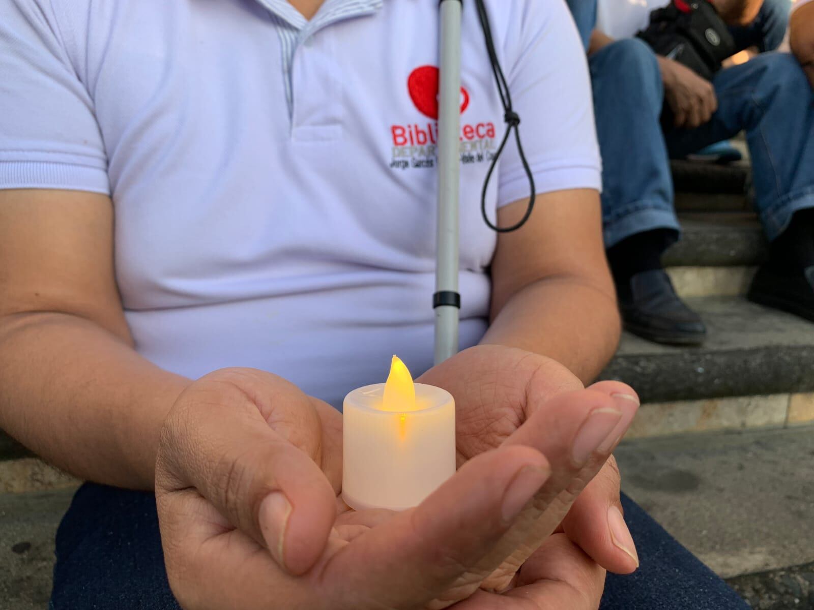 En Cali se encendieron velas para decir SI al respeto, SI a la esperanza y NO a la violencia.