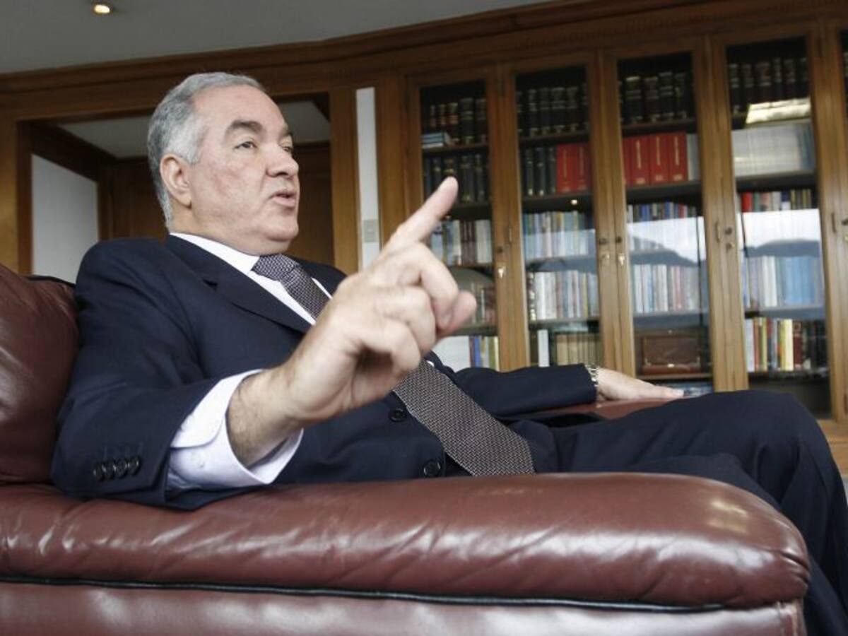 Contralor general entrega balance negativo de las regalías