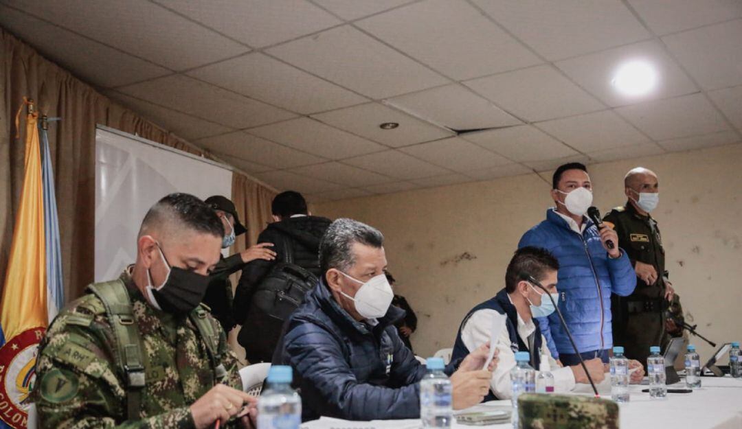 Las autoridades se reunieron en Herveo para analizar lo sucedido con el exconcejal.  