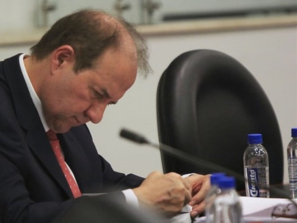 La investigación adelantada por la Corte y la Fiscalía no ha sido la más adecuada: Bustos