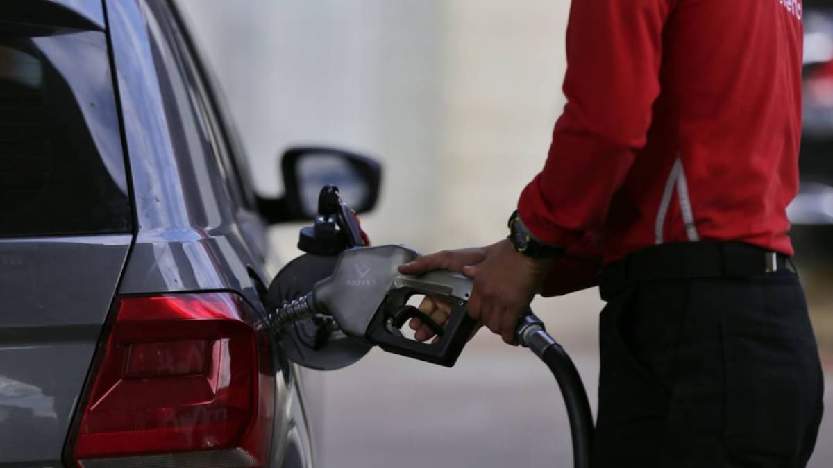 Galón de gasolina sube $200 para el mes de octubre