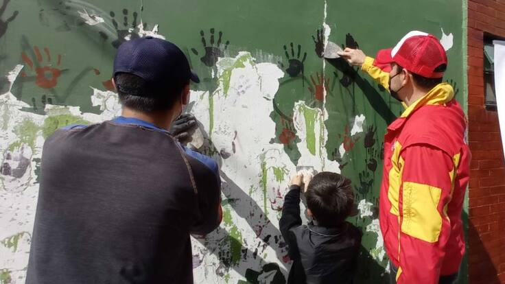 Embelleciendo los Salones Comunales en los barrios de Bogotá