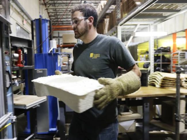 Una fábrica de Nueva York crea muebles con hongos