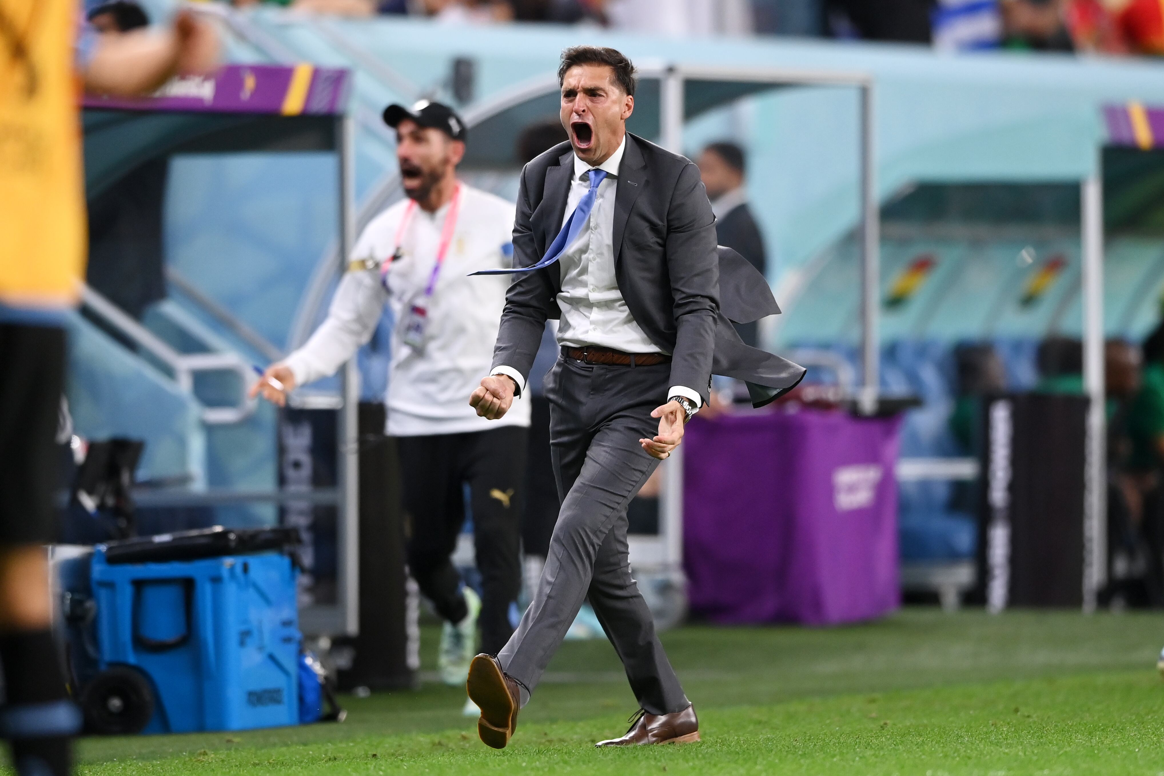 AL WAKRAH, QATAR - DECEMBER 02: Diego Alonso, Head Coach of Uruguay, celebrates the team's second goal by Giorgian de Arrascaeta during the FIFA World Cup Qatar 2022 Group H match between Ghana and Uruguay at Al Janoub Stadium on December 02, 2022 in Al Wakrah, Qatar. (Photo by Stu Forster/Getty Images)