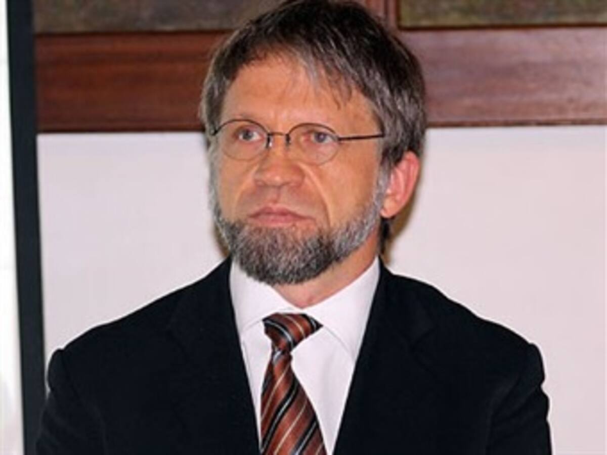 No tiene lógica cambiar el equipo que sacó adelante el plan de desarrollo: Mockus