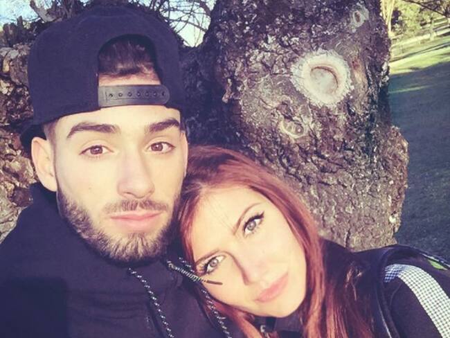 El futbolista belga Yannick Ferreira Carrasco y su novia Noémie Happart llamaron la atención durante el partido de la Champion League.