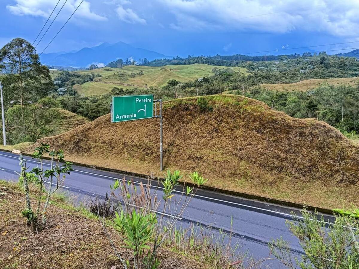 30 agentes de tránsito en Quindío refuerzan seguridad vial para reducir accidentes