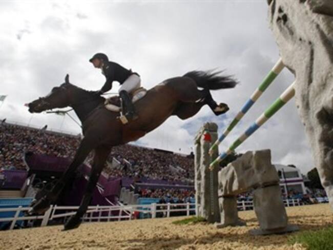 Daniel Bluman avanzó a la final de salto hípico