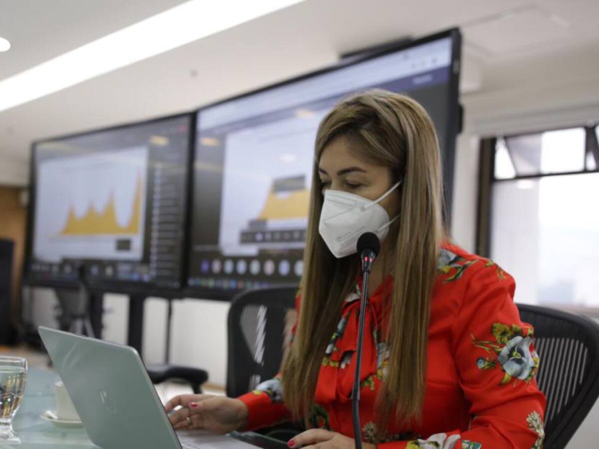 "Estamos viendo más jóvenes contagiados”: Lina Bustamente