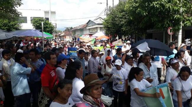 Habitantes de Ortega rechazando proyectos de minería