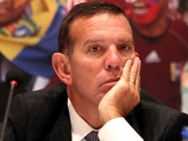 El Presidente de la Asociación Paraguaya de Fútbol habló con El Alargue y se refirió a la difícil situación que afronta el equipo dirigido por Gerardo Pelusso