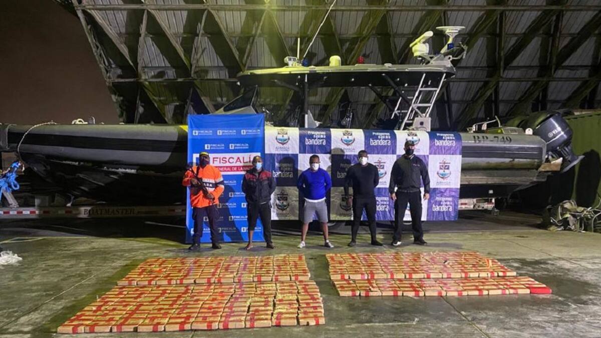 Incautan en el Pacífico más de 300 kilos de clorhidrato de cocaína
