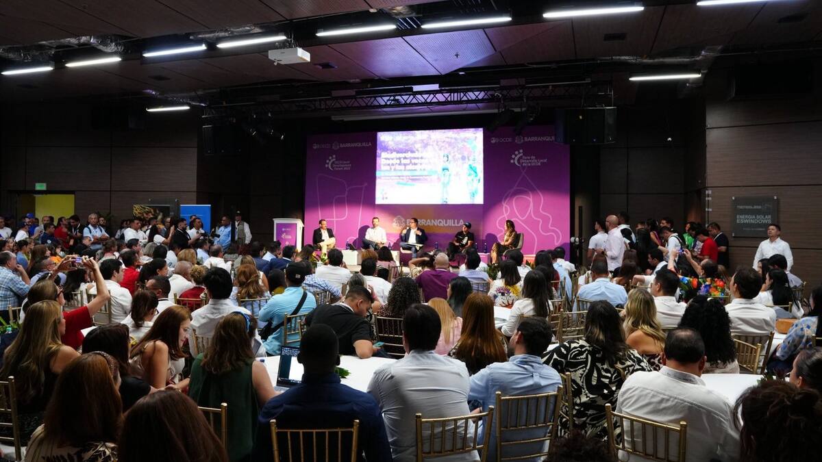 Empleo, desarrollo local y tecnologías: temas prioritarios en instalación del Foro de la OCDE