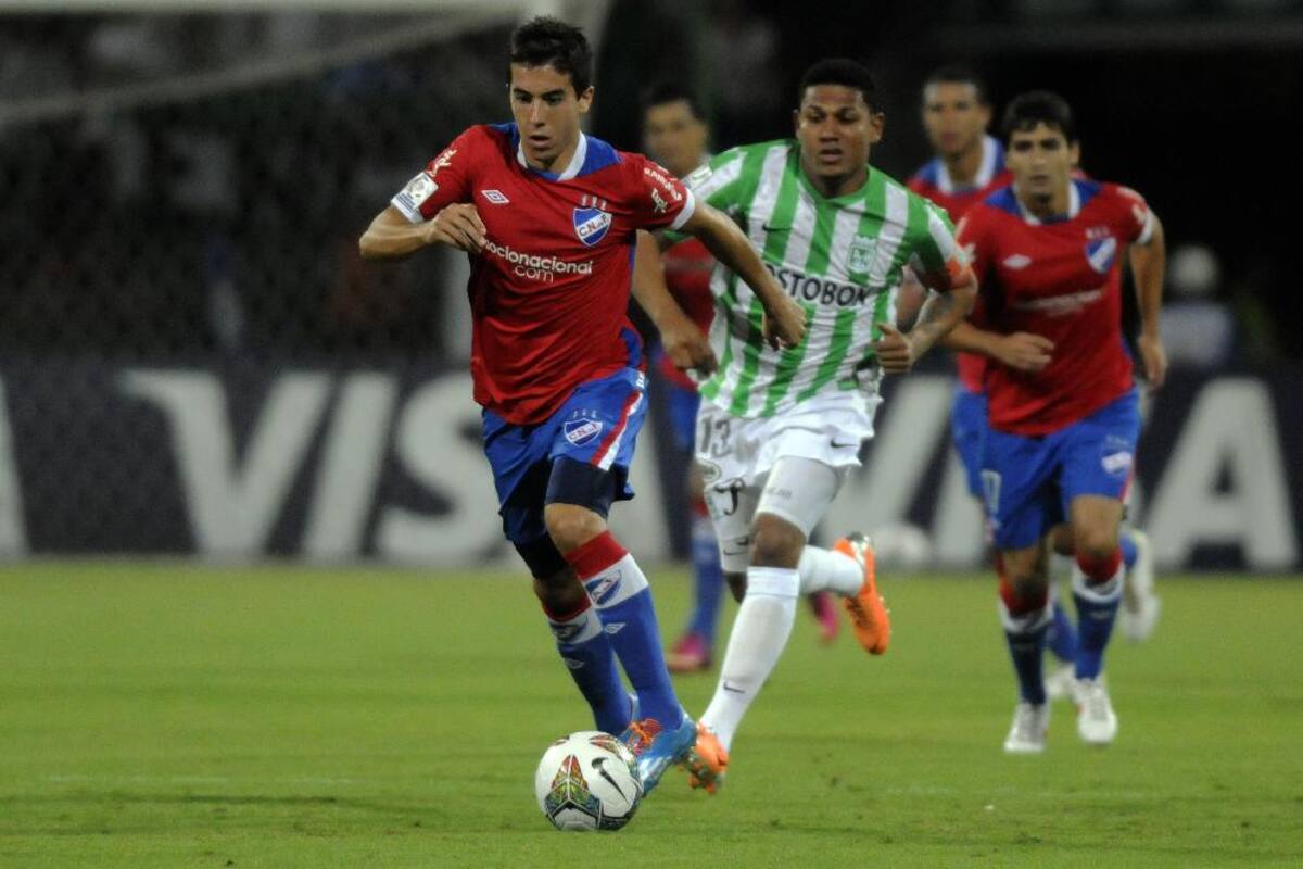 Los goles de Carlos De Pena y Santiago García marcaron para los visitantes. Daniel Bocanegra anotó doblete para los dueños de casa.