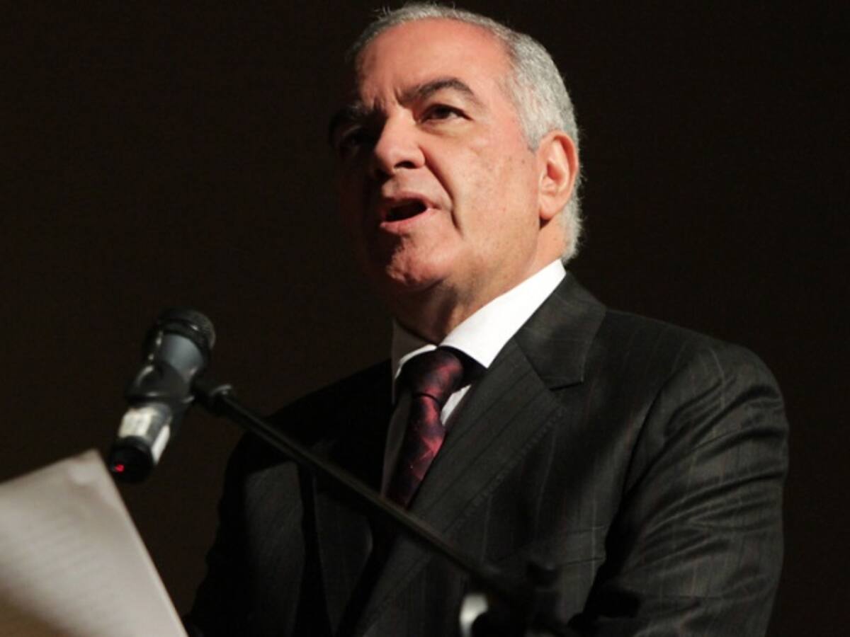 Es imperioso que el Gobierno lleve al Congreso una reforma tributaria: contralor general