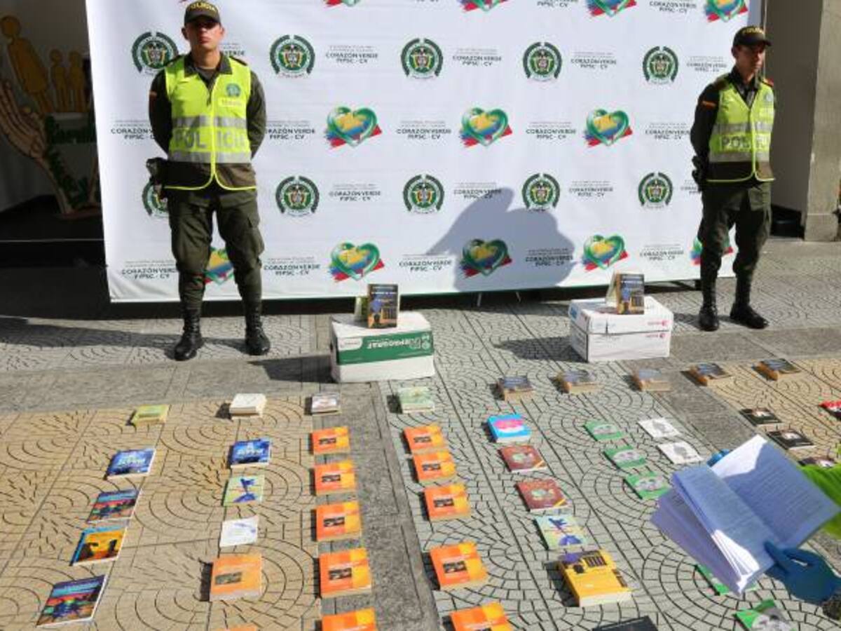 650 libros fueron incautados en Caldas