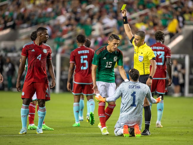 Nima Saghafi arbitro en Colombia vs Mexico amistoso