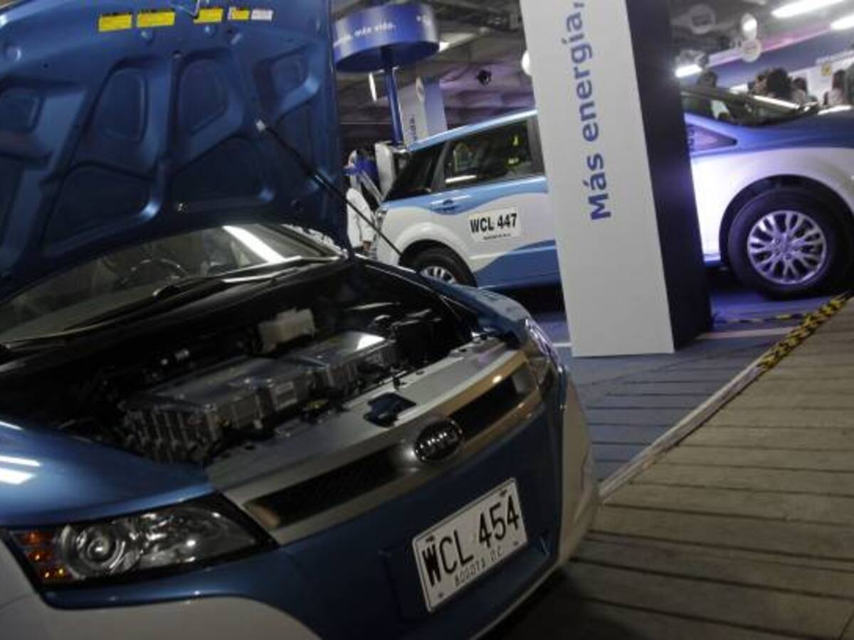 Taxistas ven complicado trabajar con vehículos eléctricos