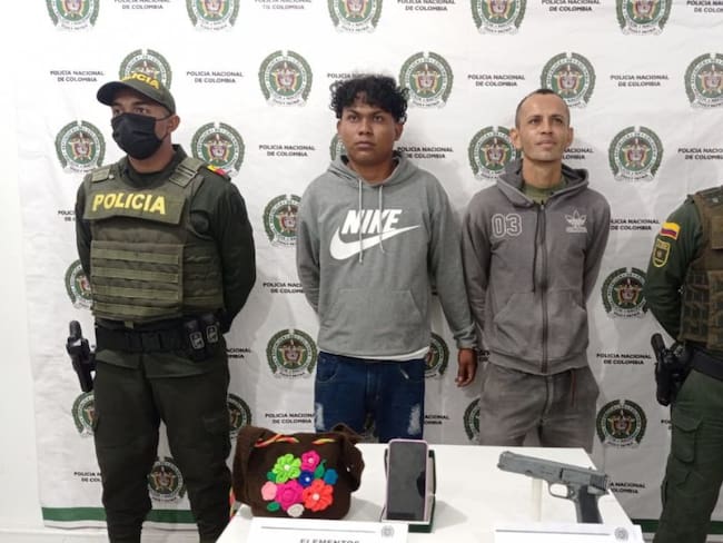 Los dos capturados, minutos antes habrían robado a una mujer en el municipio de Arjona. 