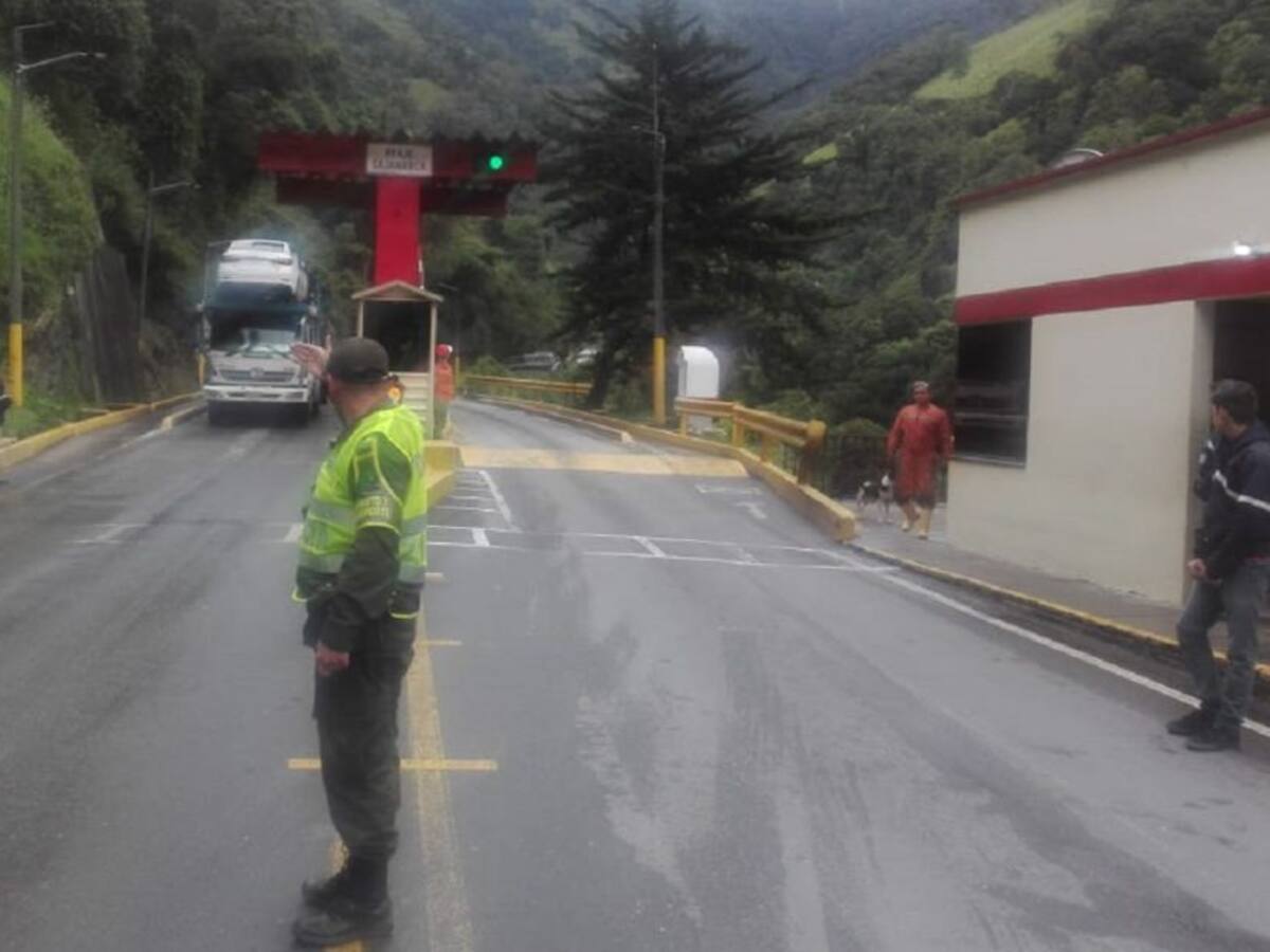 Refuerzan seguridad en la vía a la línea por temporada navideña, Tolima
