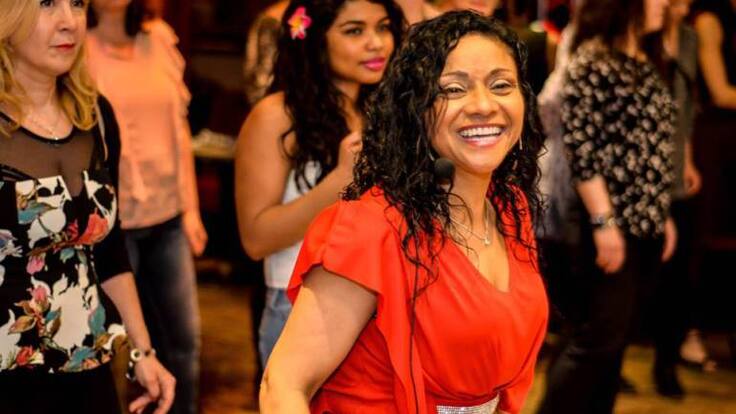 Primera academia de salsa caleña en París