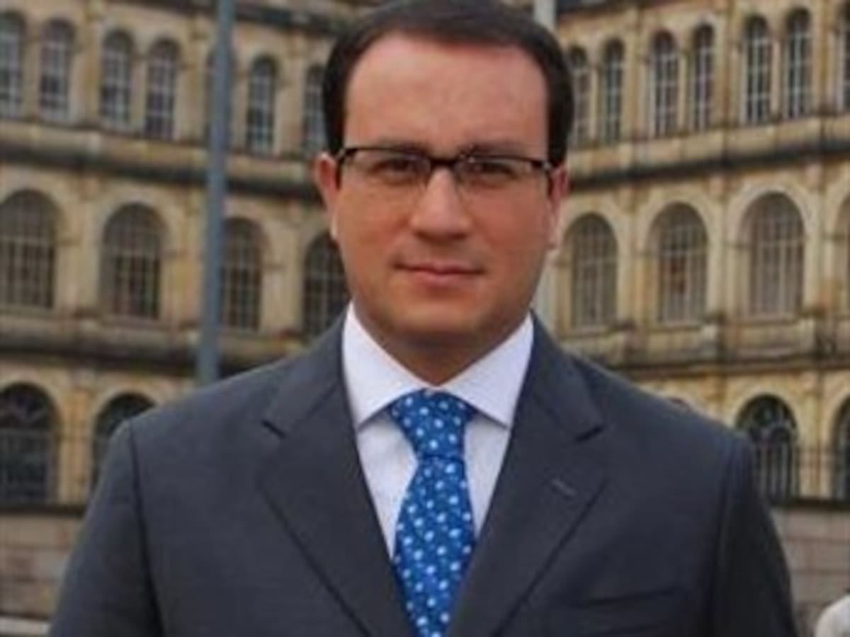 Alcaldía de Bogotá acepta renuncia del concejal Andrés Camacho