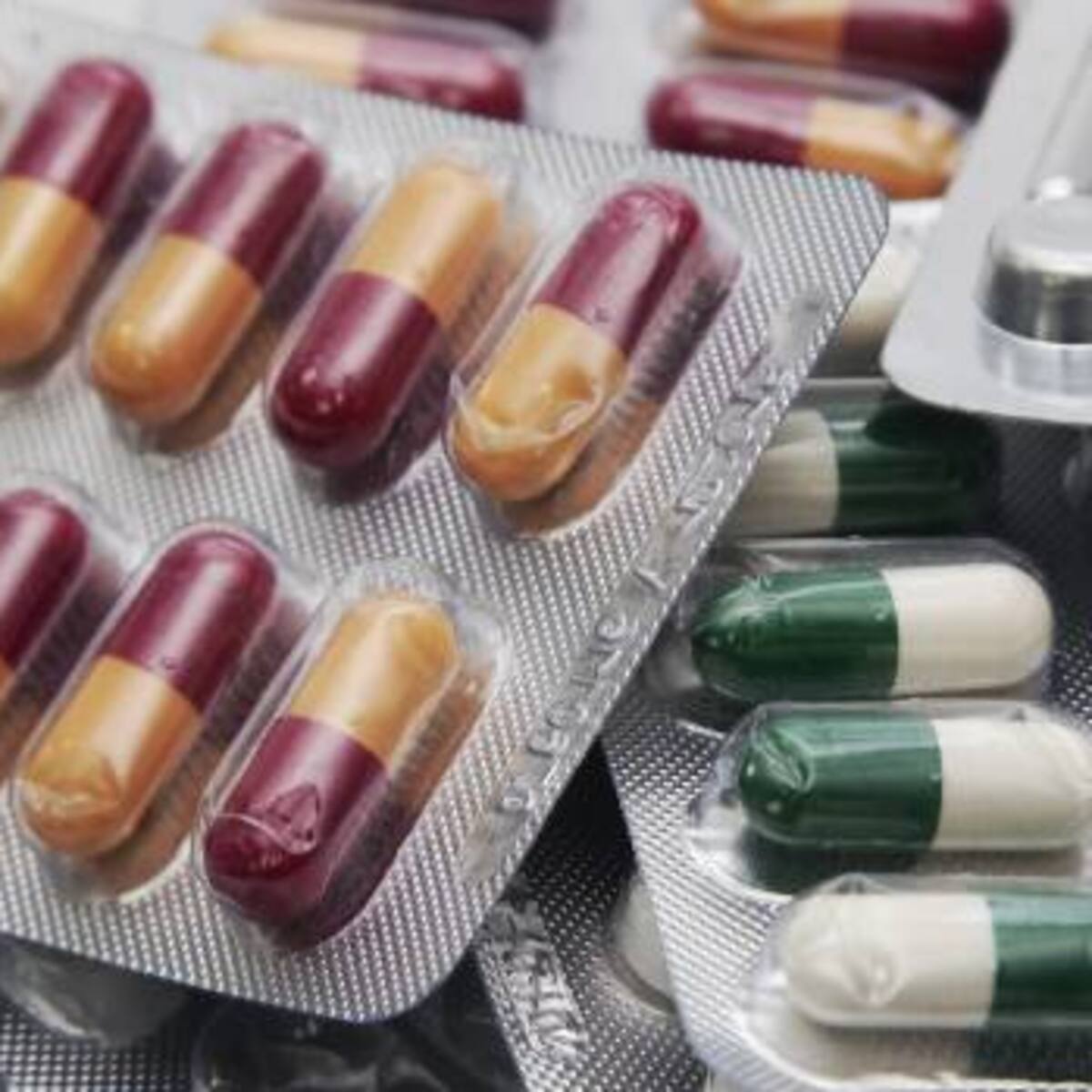Uso excesivo de antibióticos en pandemia impulsó resistencia antimicrobiana