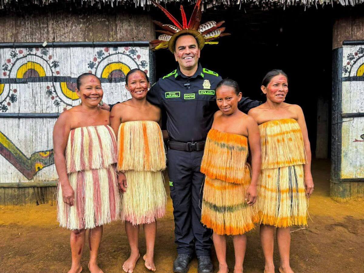 Policía conmemora el Día Internacional de las Mujeres Indígenas en Bolívar