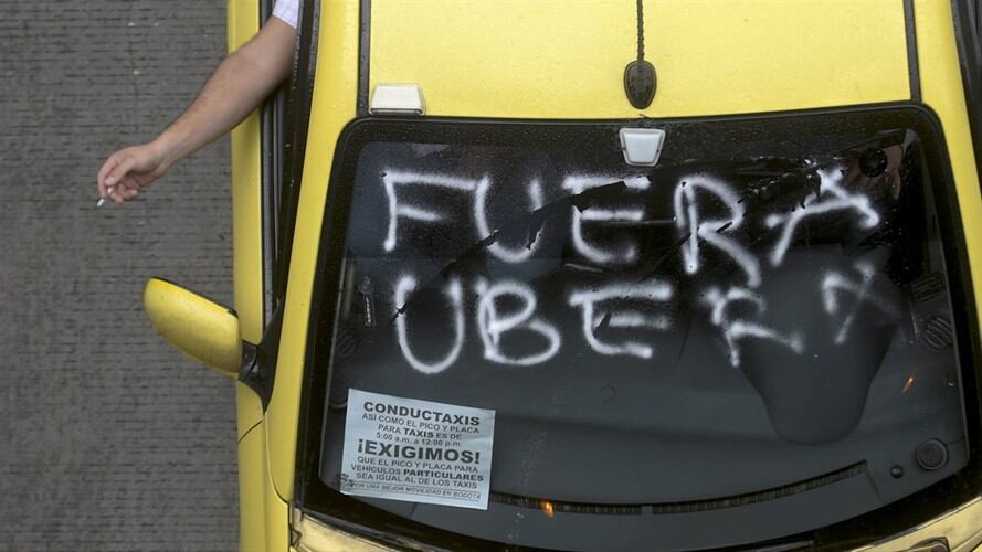 Seis de las siete agremiaciones de taxistas de Medellín no participarán en esta movilización que inició a las 4:00 a.m.. Foto: Getty Images