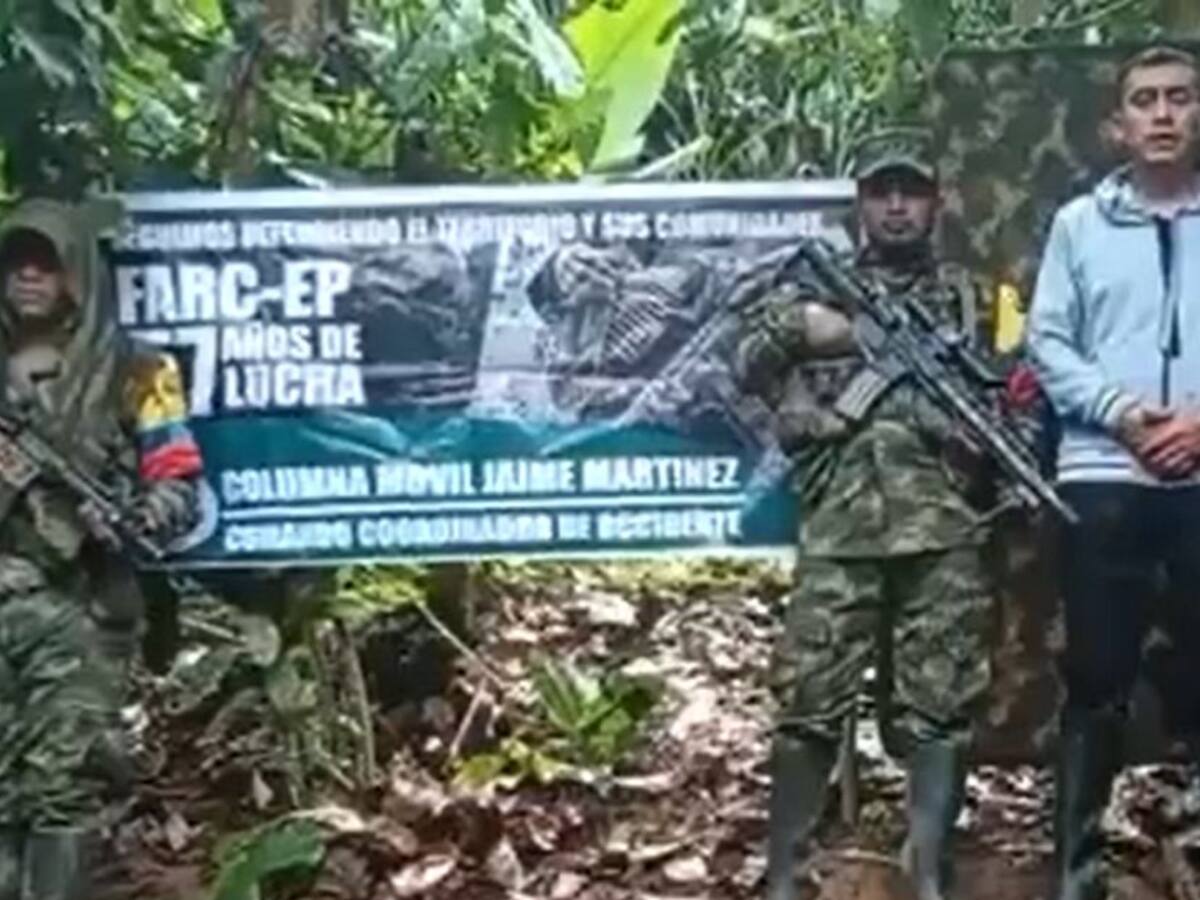 Disidencia de las Farc entrega prueba de supervivencia de policía caldense