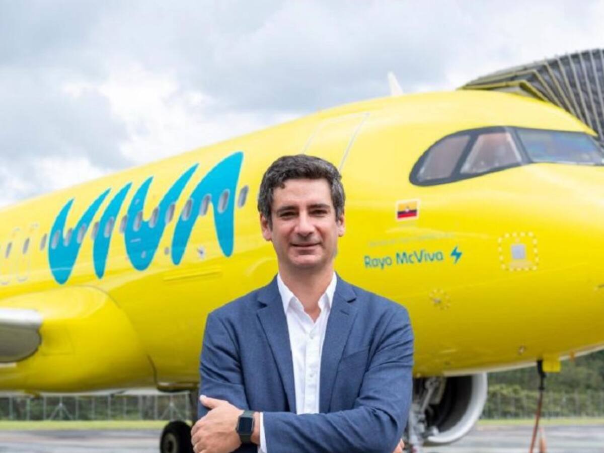 Aerolínea invita a Urán a "no gastarse la platica" comprando avión privado