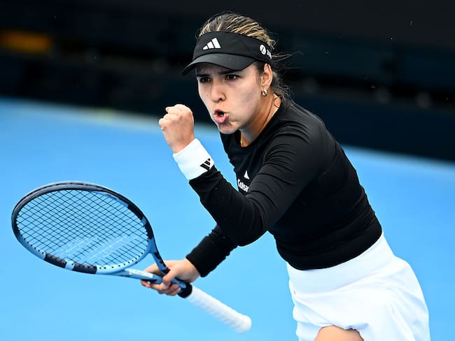 Camila Osorio durante su encuentro ante Emma Raducanu en el WTA 250 de Hobart 2026. FOTO: Steve Bell/Getty Images