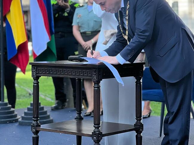 Alejandro Eder le apuesta a la seguridad y la generación de 100 mil empleos en su gobierno