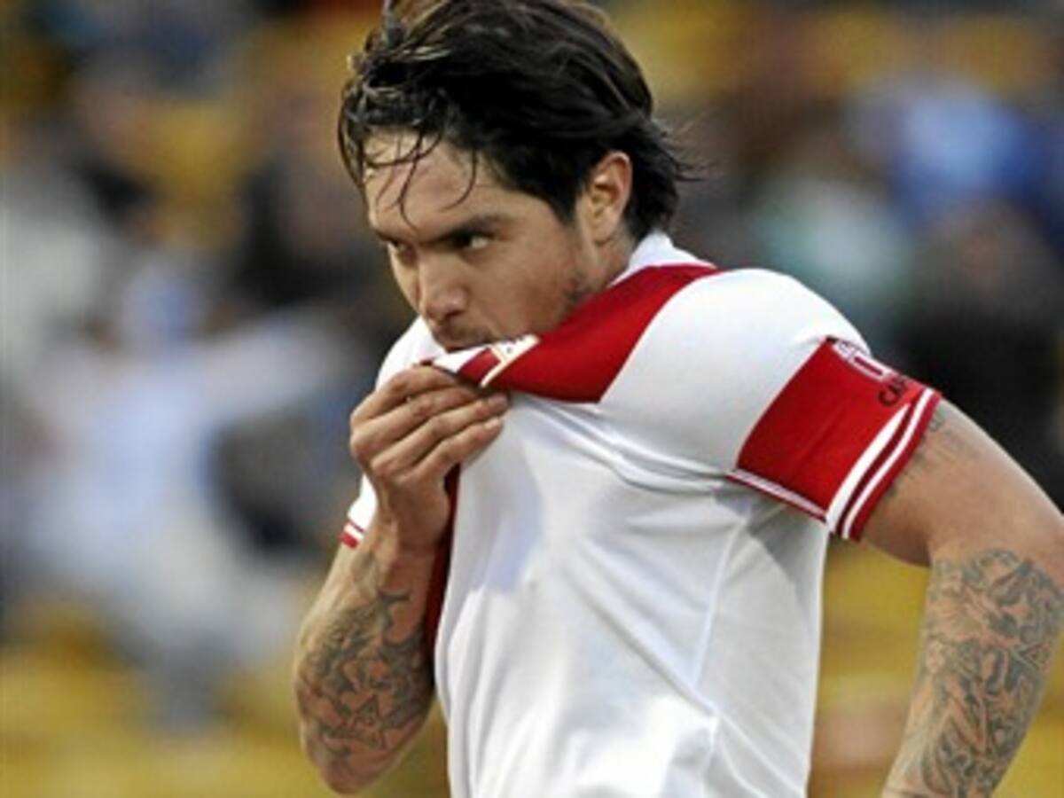 Juan Vargas no estará con Perú ante Chile por lesión