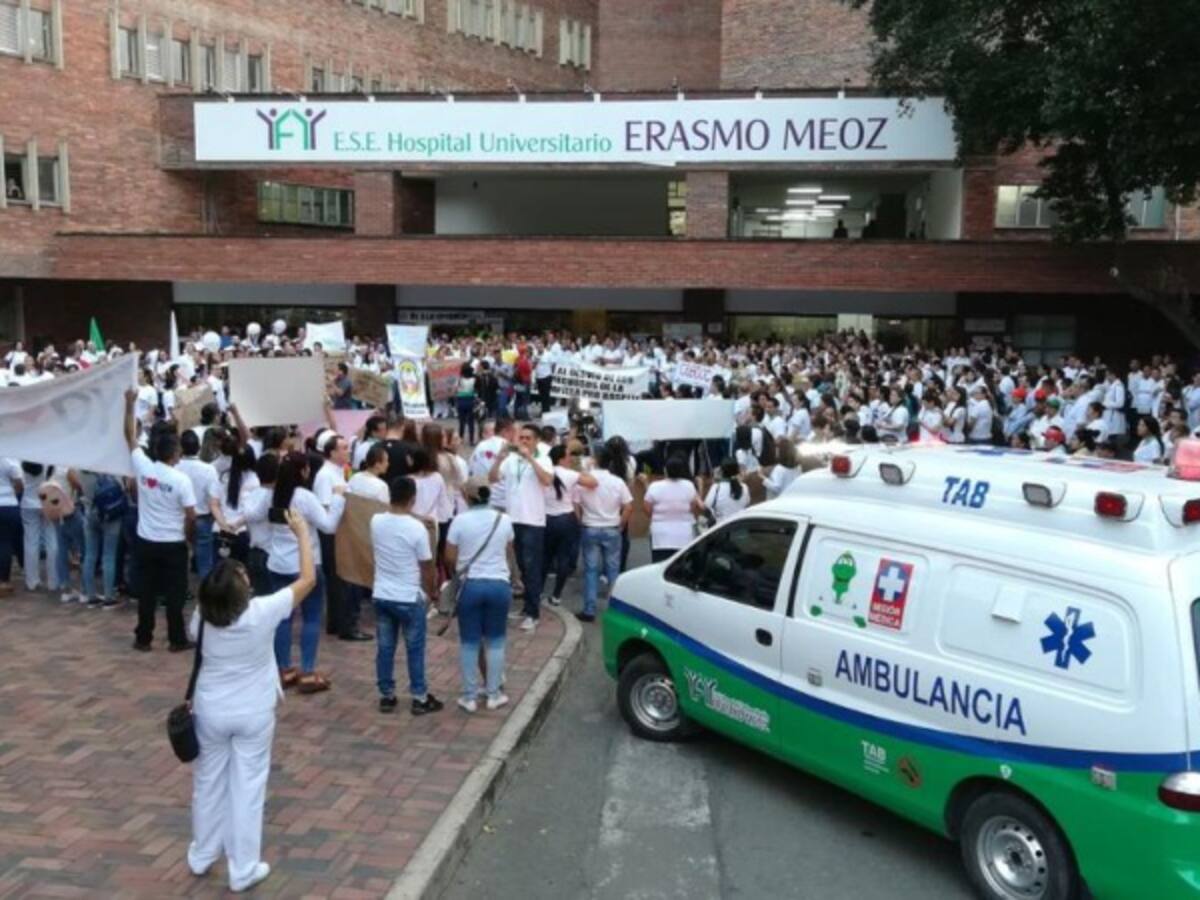 Sindicatos del sector salud preparan marcha de batas blancas