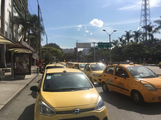 En Medellín, los taxis ya pueden tener vidrios polarizados