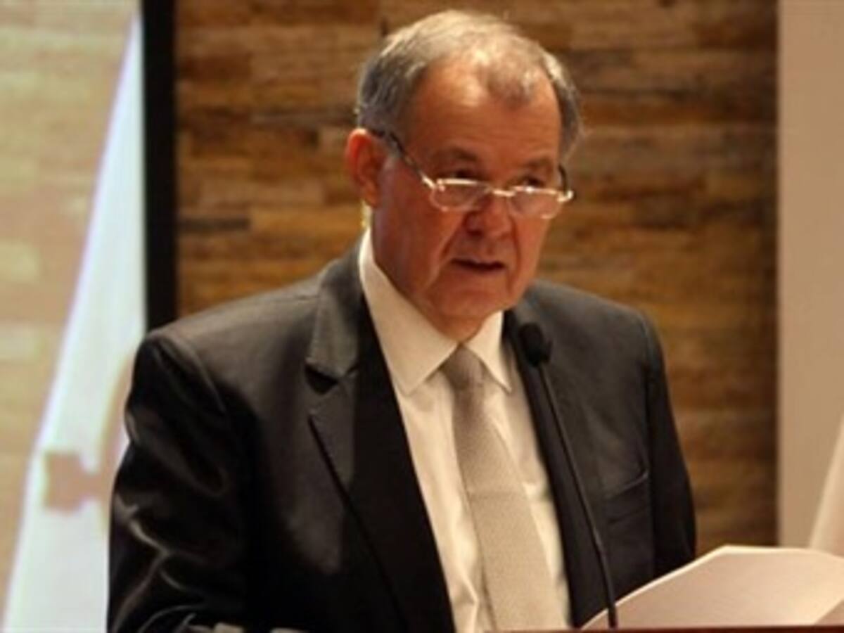Procurador impugnará mañana fallo que restituye a Petro