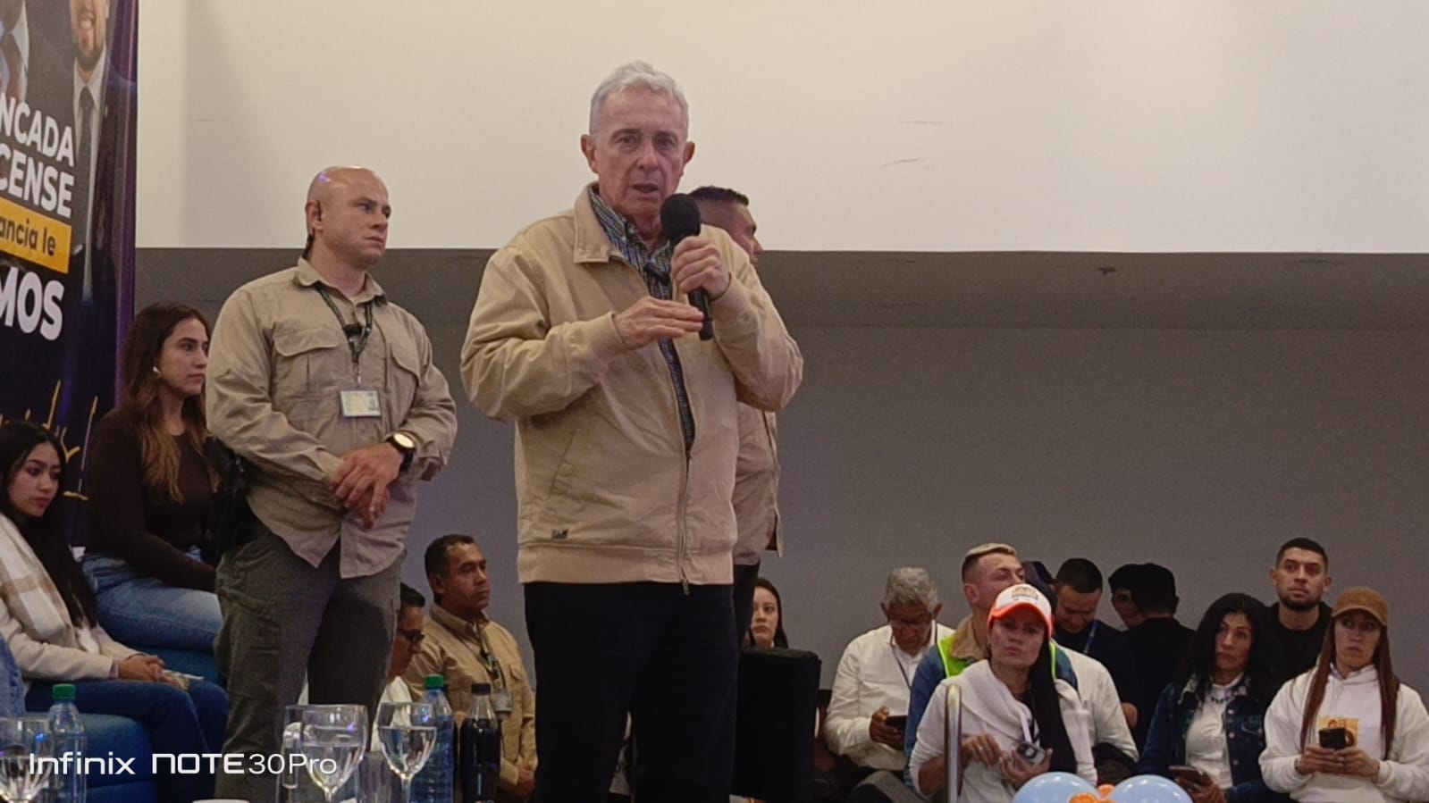 CONVERSATORIO CENTRO DEMOCRATIVO EN TUNJA NOVIEMBRE 1 DE 2025