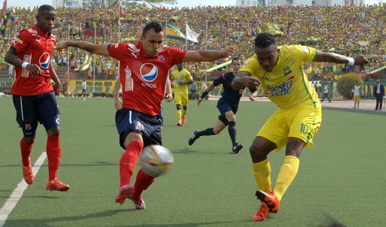 Bucaramanga empató con Medellín en su regreso a la primera división