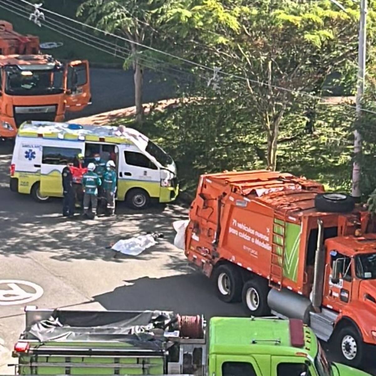 Recolector de basura de Emvarias murió al ser arrollado por el carro en el que trabajaba