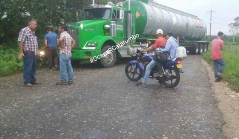 Vehículo en la vía Cúcuta- Tibú