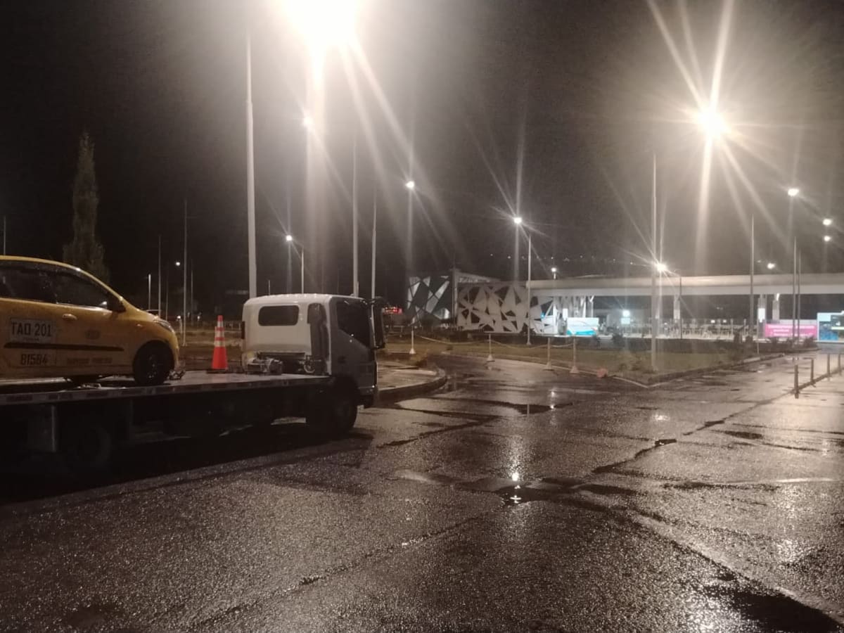 Protesta de taxistas bloquea accesos al terminal de Tunja