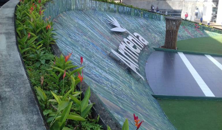 Facebook caracol radio Armenia 1150am línea whatsapp 3155681277 Twitter @caracolRArmenia