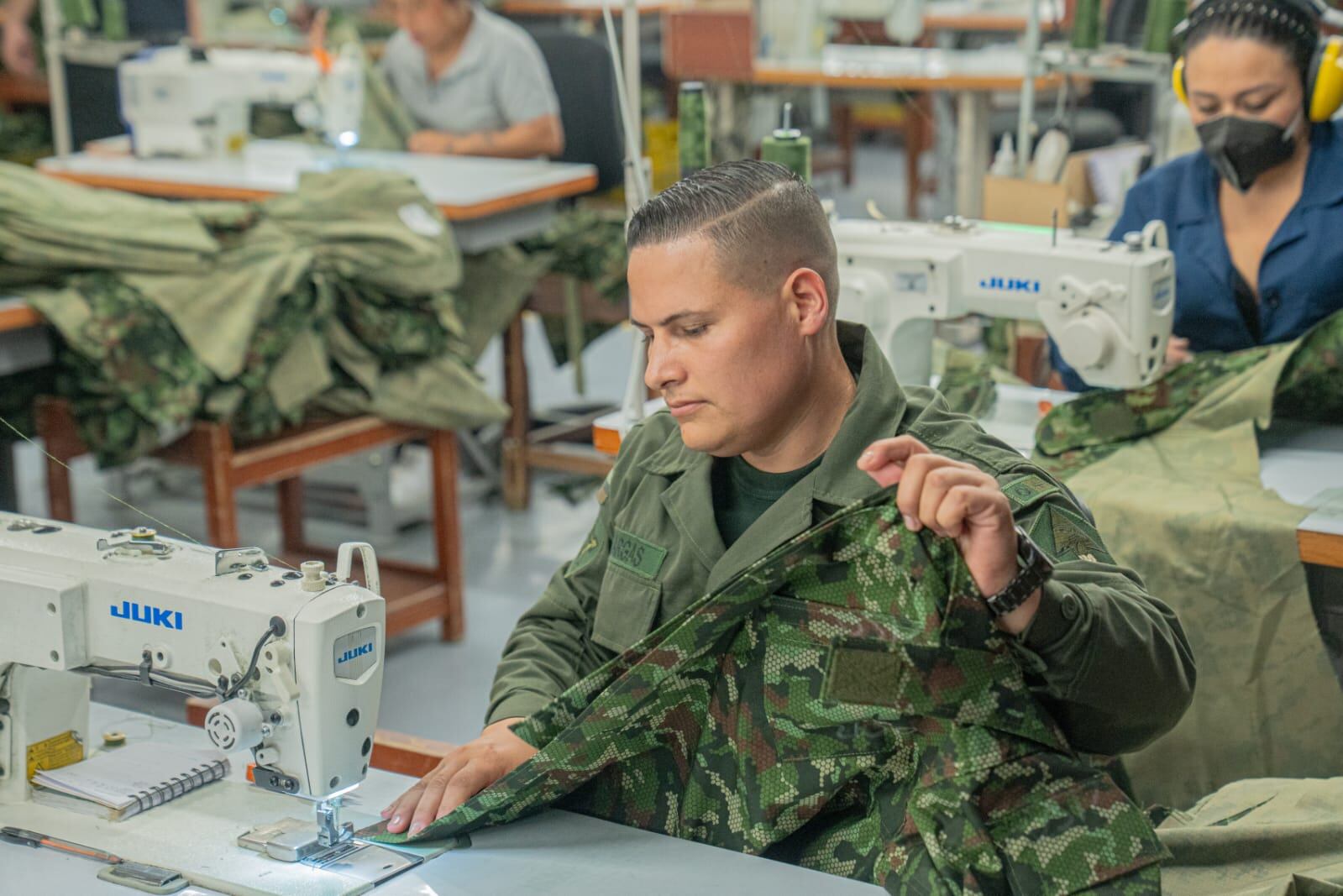 Soldados heridos en combate fortalecen la logística del Ejército como técnicos industriales (Foto: cortesía Ejército Nacional)
