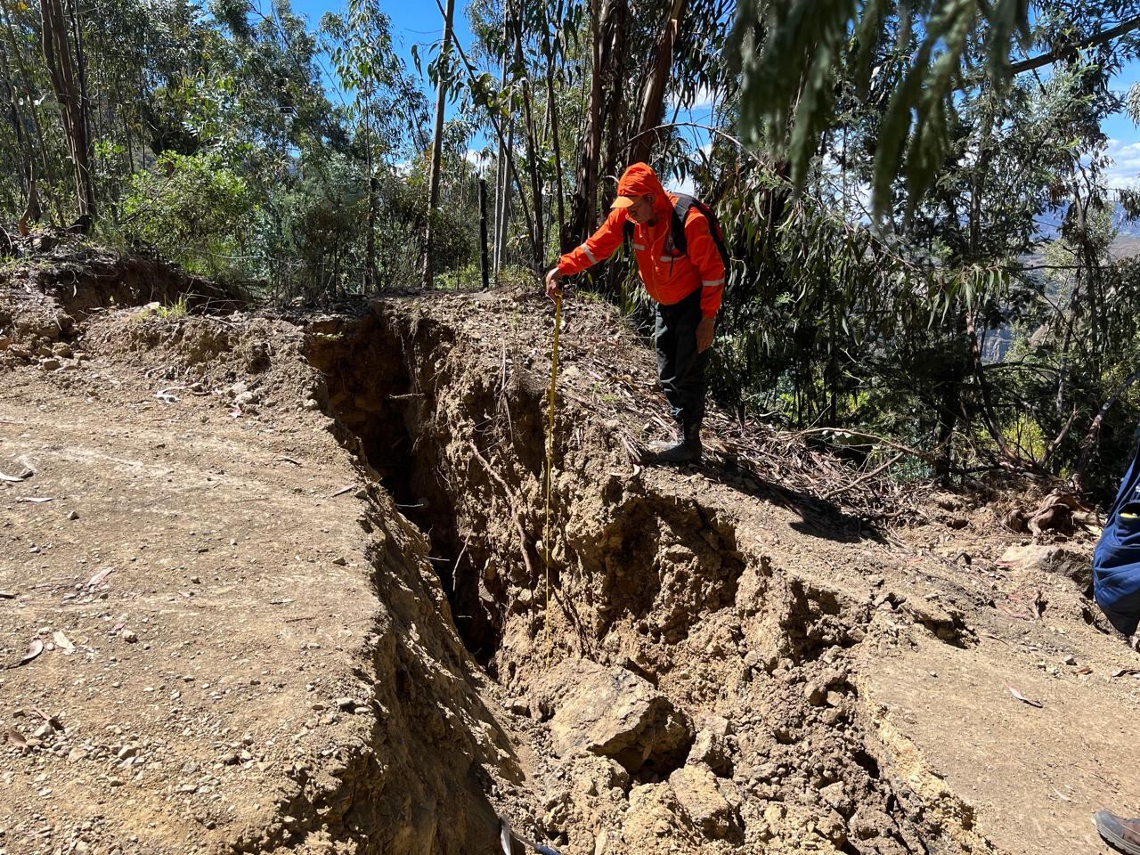 La tierra se sigue agrietando y el fenómeno no para. Foto | Servicio Geológico Colombiano