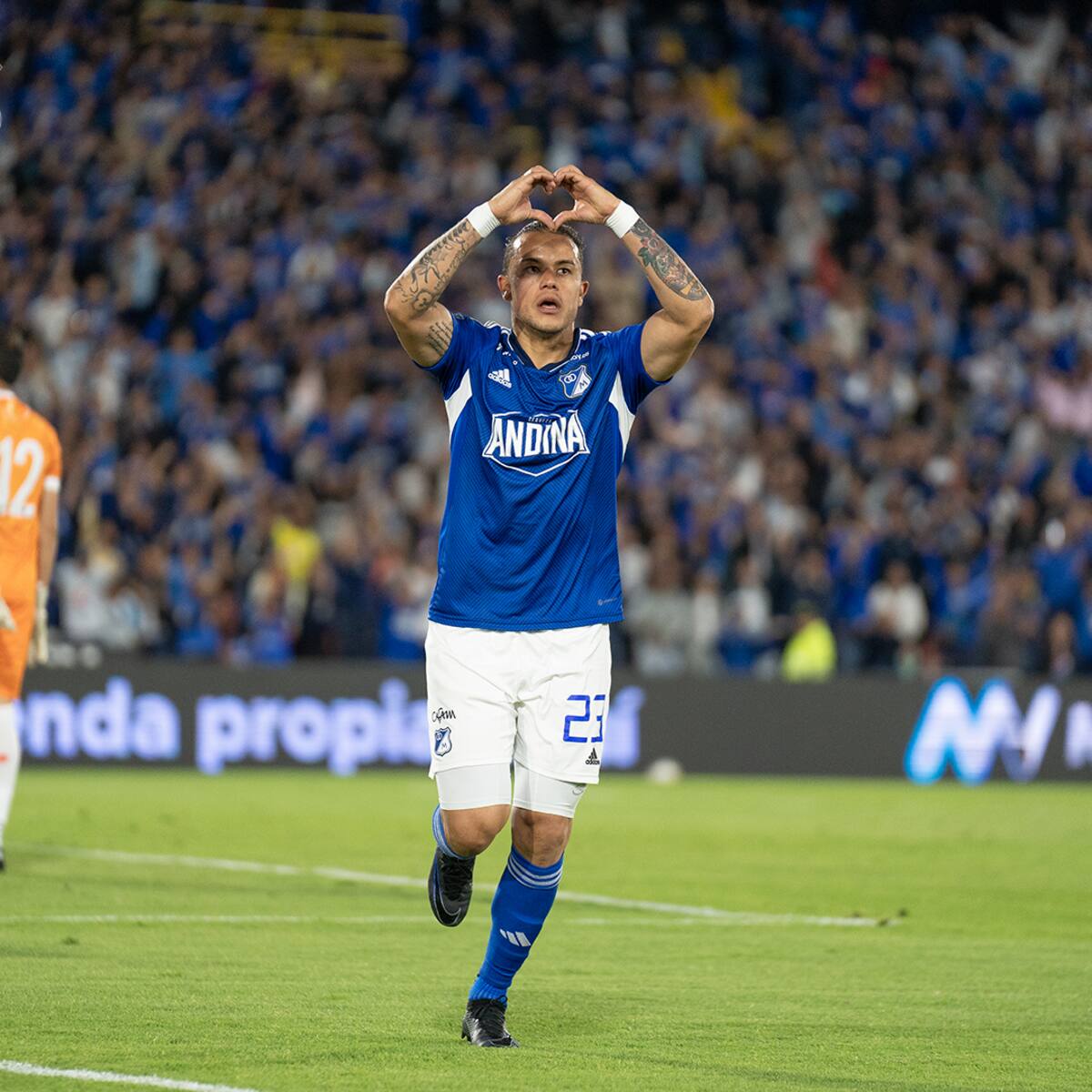 Millonarios se sacude goleando al Bucaramanga y queda al borde del grupo de los ocho