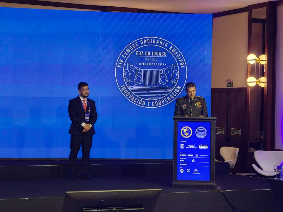 El director de la Policía, general Salamanca, fue nombrado director de AMERIPOL